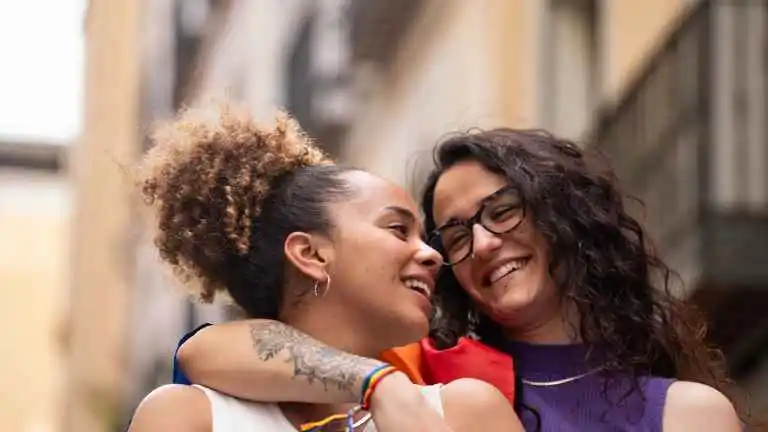 Melhores Aplicativos LGBTQI+ para Namoro